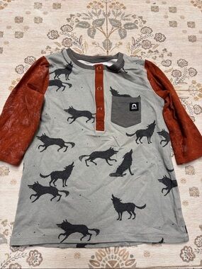 Kids Grey Wolf Print Henley Top with Rust Sleevesi